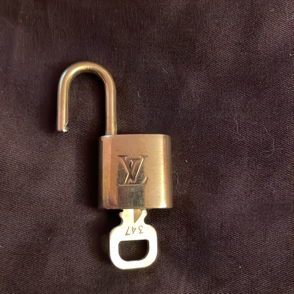 Louis Vuitton Lock and Key - Picture 6 of 7